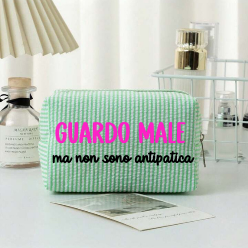 Pochette "guardo male ma non sono antipatica"